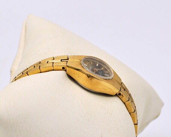 Vintage Loyal Brand Ladies Watch - 17 Jewels Inabloc Swiss