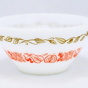 Vintage Pyrex Obstsalatschüssel - 150 mm Durchmesser 1970er Jahre - Vintage Pyrex Milchglas Nistschale