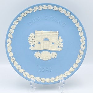 Wedgwood Christmas Plate: 1980&#39;s, 1981, 1982, 1983, 1984, 1985, 1986, 1987, 1988 - Vintage Collectable Light Pale Blue Jasperware