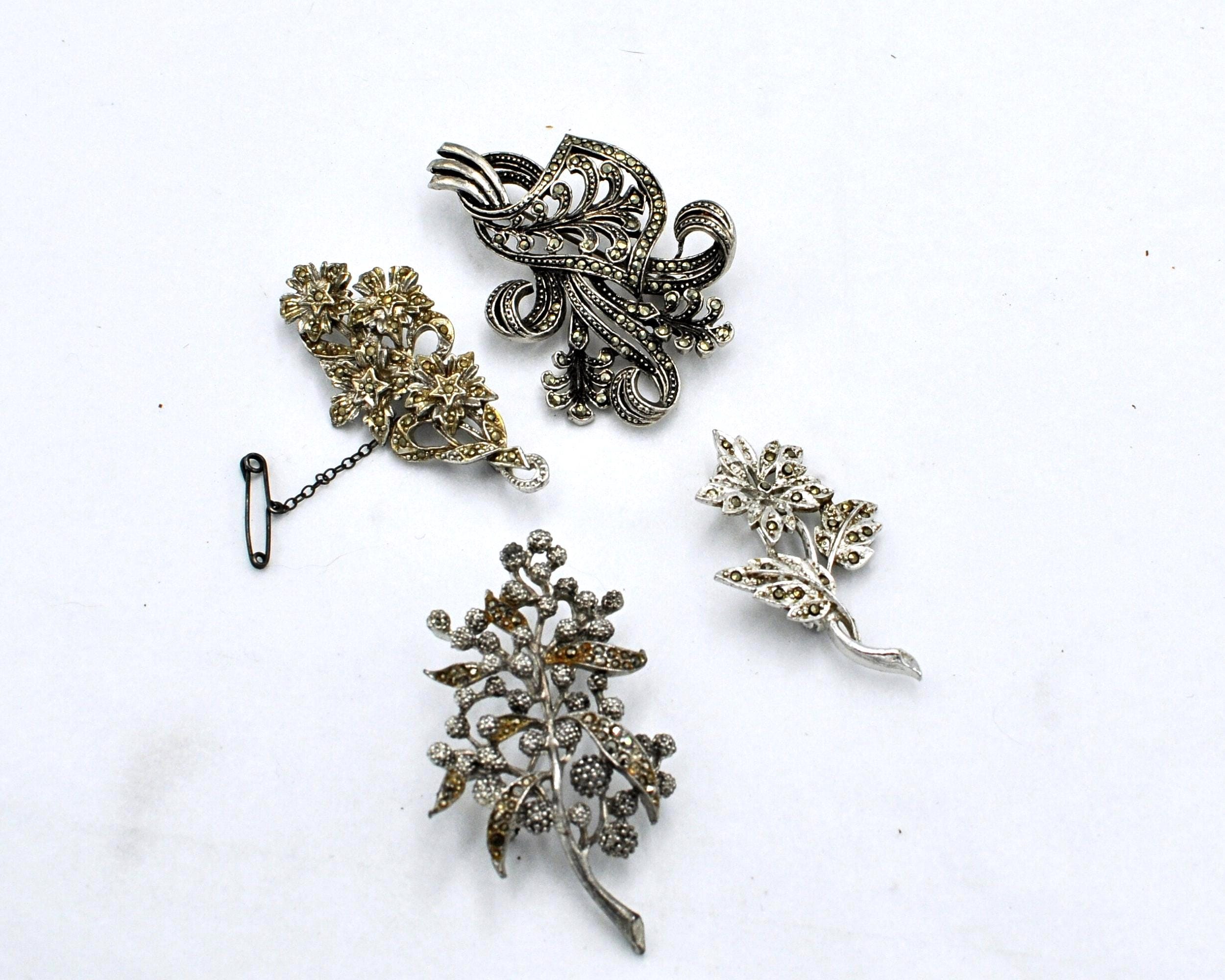 Broche Art Déco Plaquée Or Et Marcassites - Occasion Bon état - Bijou Vintage