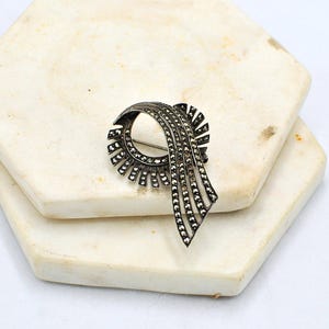 Spilla vintage in argento con marcasite a spirale: gioielli retrò anni &#39;40