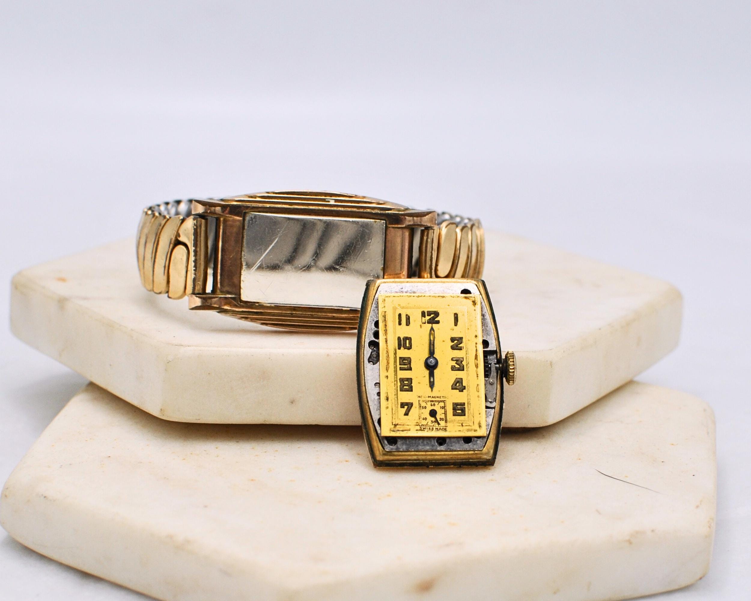 Montre Vintage YNH Date Unisexe - Boîtier Doré 37mm - Fonctionne Avec Pile Neuve