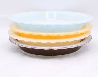 Vintage Agee Pyrex Crown Ovenware Pie Dish with Scalloped Edge: White Milk Glass, Baby Blue, Yellow, Brown Glass Pie Dish O-PRS-9 10inch