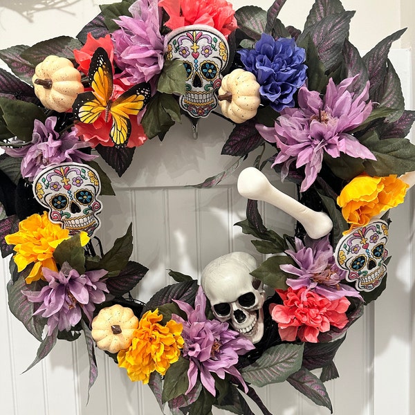 18" x 18" Sugar Skull Wreath Spooky Day of the Dead Wreath Dia de Los Muertos. Front Door Wreath. Halloween black wreath. Pumpkin wreath.