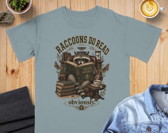 Maglietta con procione che legge, stile dark academia, regalo per amanti dei libri, maglietta da topo di biblioteca, regalo per bibliotecario, maglietta divertente con procione, comoda e estetica da lettore appassionato di libri
