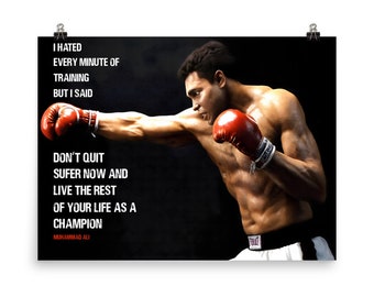 Muhammad Ali en Acción: Póster Inspirador con Citación Poderosa - Arte de Pared para Amantes del Boxeo