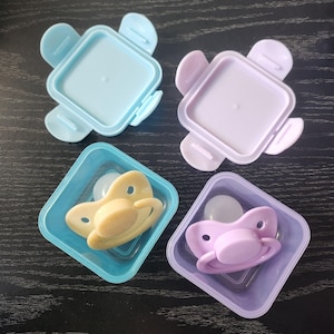 Chupete sencillo para adultos con caja de almacenamiento: espacio pequeño, agere, regresión de edad, sensorial, ayuda para dormir, chupete, chupete, fijación oral, chupete