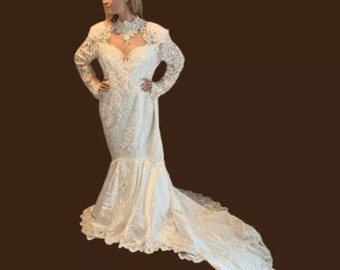 Wedding Dress With Tags  White Lace Mermaid Style Room for alterations WSJ1.  Bridal Town original