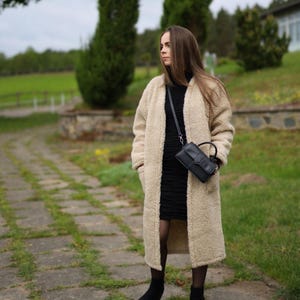 Handmade wool cardigan for women | Long beige coat made of sheep&#39;s wool | Oversized jacket | Softly lined | Warm & natural beige long
