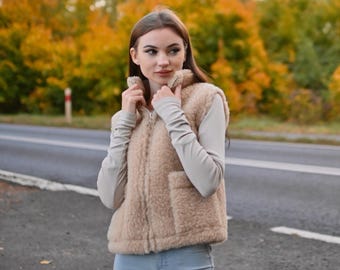 Beige Wool Vest for Women / Lightweight Merino Wool Vest / Spring/Summer Layer Vest / Handmade Soft Vest / Minimalist Vest / 100% Wool