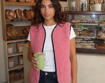 Cozy Teddy Weste Damen aus Merinowolle — Leichte Wollweste, 100% Naturwolle, Handmade, Weich & Atmungsaktiv, Minimalistisch