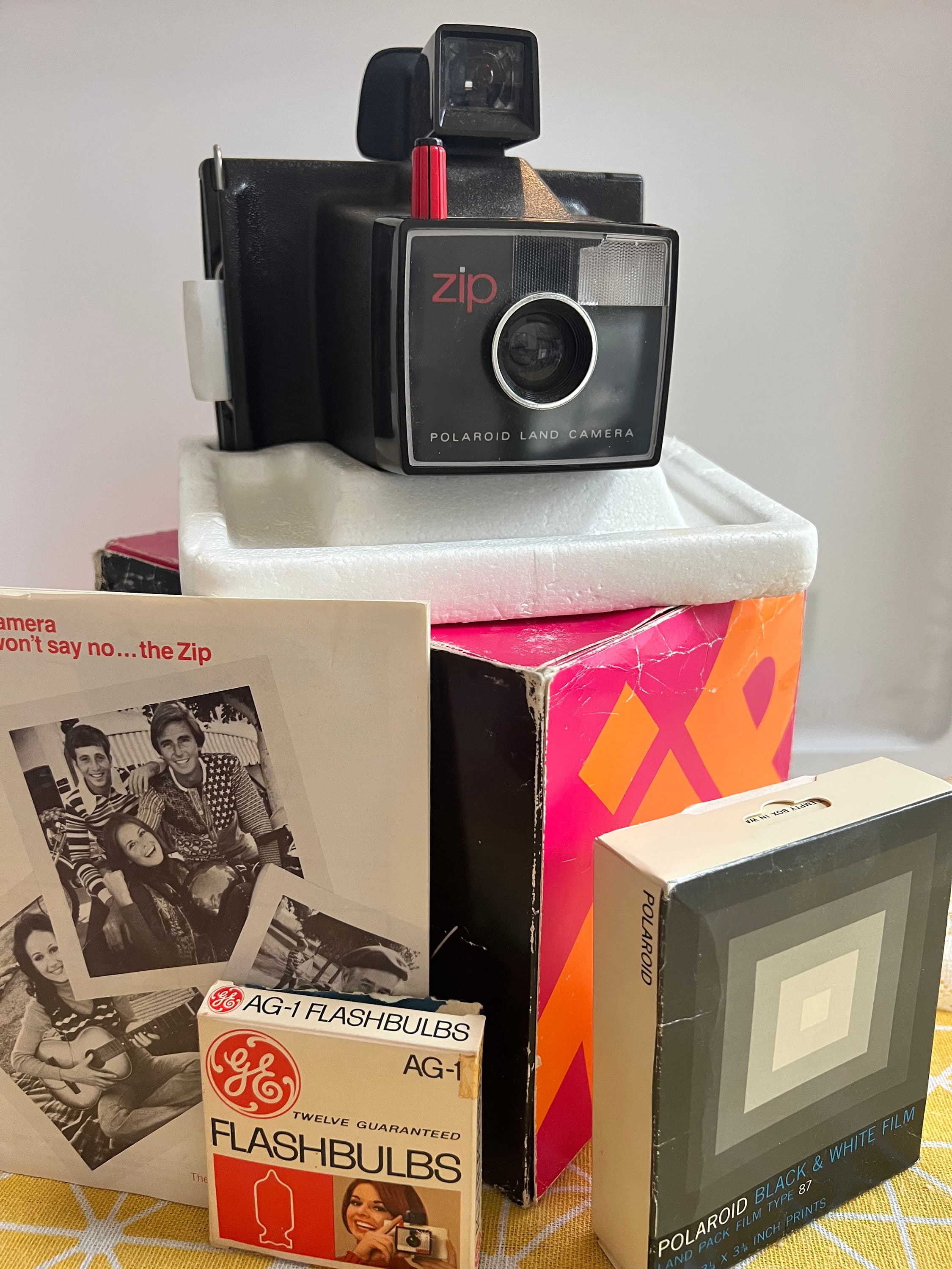 1970s Vintage Polaroid Land Zip Camera