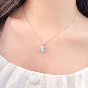 Lab Grown Diamond Solitaire Necklace: Round Pendant, Solid Gold