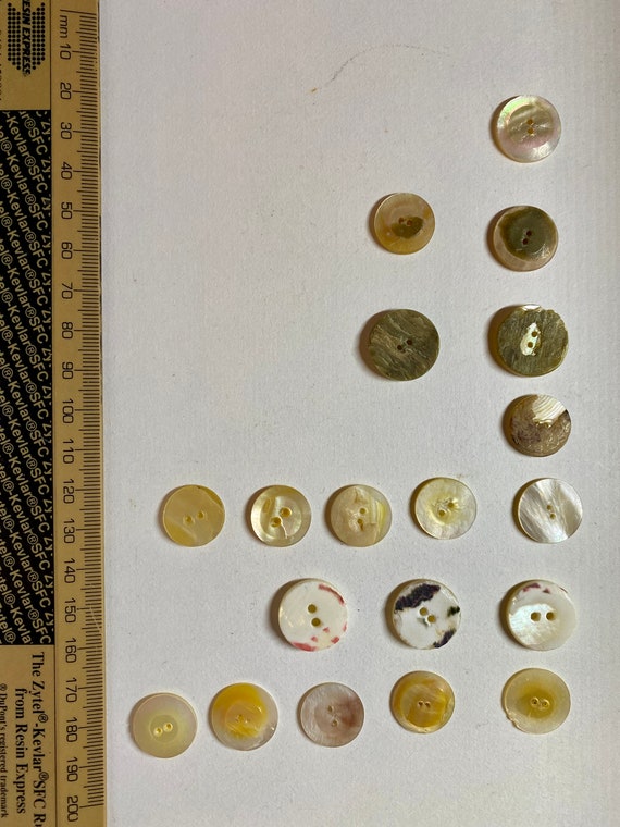 Lot De 9 Boutons En Nacre Naturelle - Taille Moyenne - Neufs Pour Création Vintage