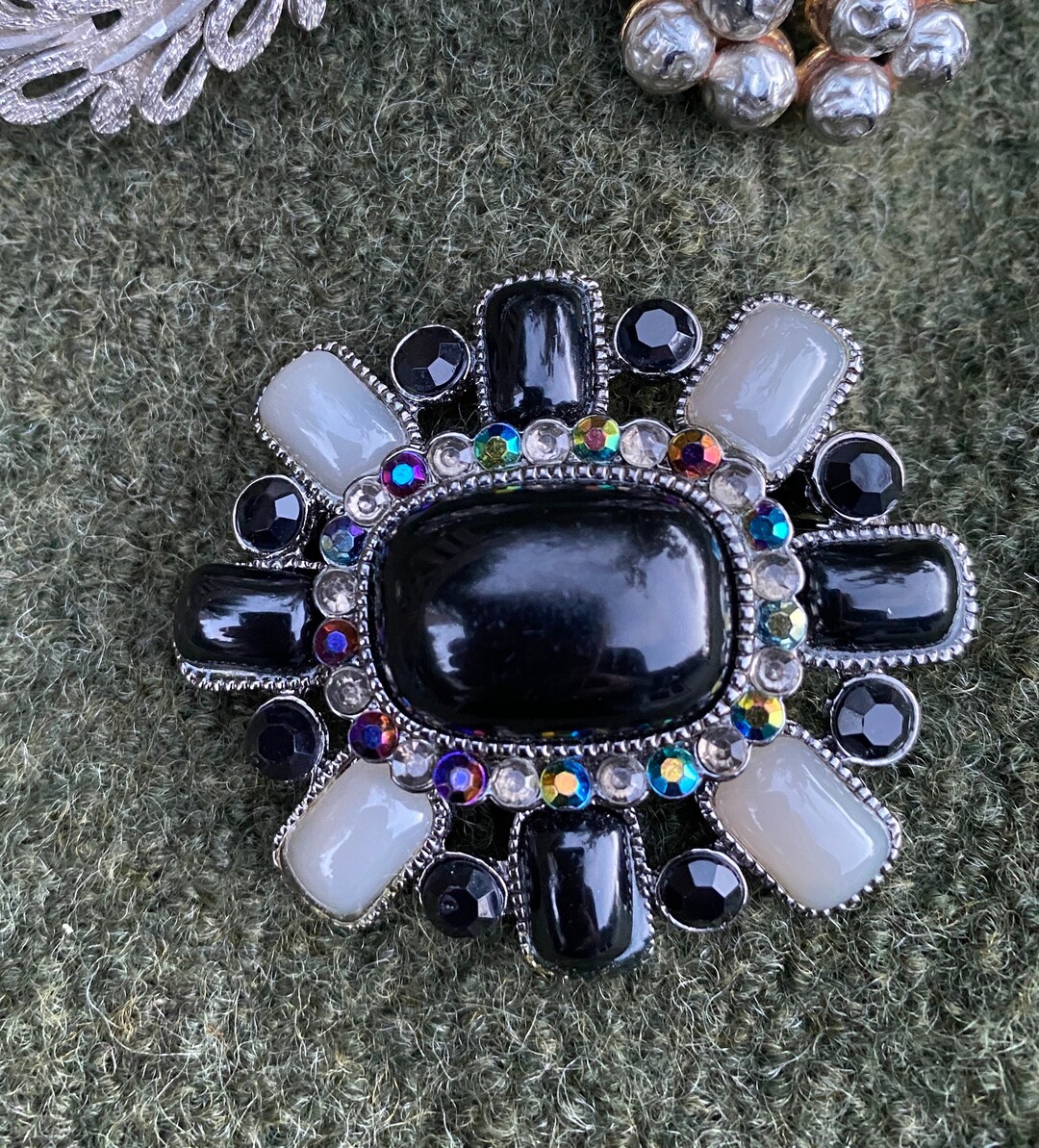 Broche Vintage Avec Pierres Noires - Bijou Ancien - Occasion