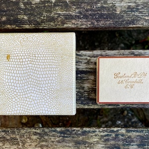 Twee antieke/vintage ecru sieradendoosjes
