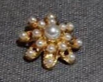 Star flower pearl buttons set in gold metal with shank, set of 10, 1" diameter