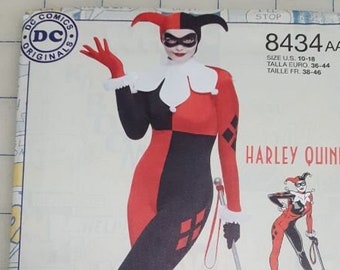 Simplicity pattern 8434 Harley Quinn cosplay costume size 10 - 18 out-of-print uncut factory folded