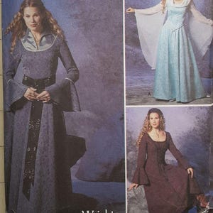 Simplicity pattern 9891 medieval gown sizes 6-12 and14-20 out-of-print some pieces neatly cut all here