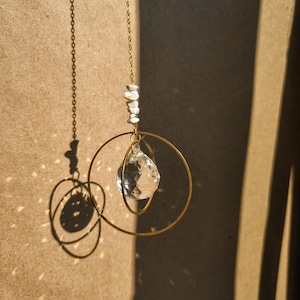 Mini- Sonnenfänger Kristall in Gold aus Messing/ Geschenk für Frauen/ Kristalldekoration/ Lichtfänger/ Wohndekoration