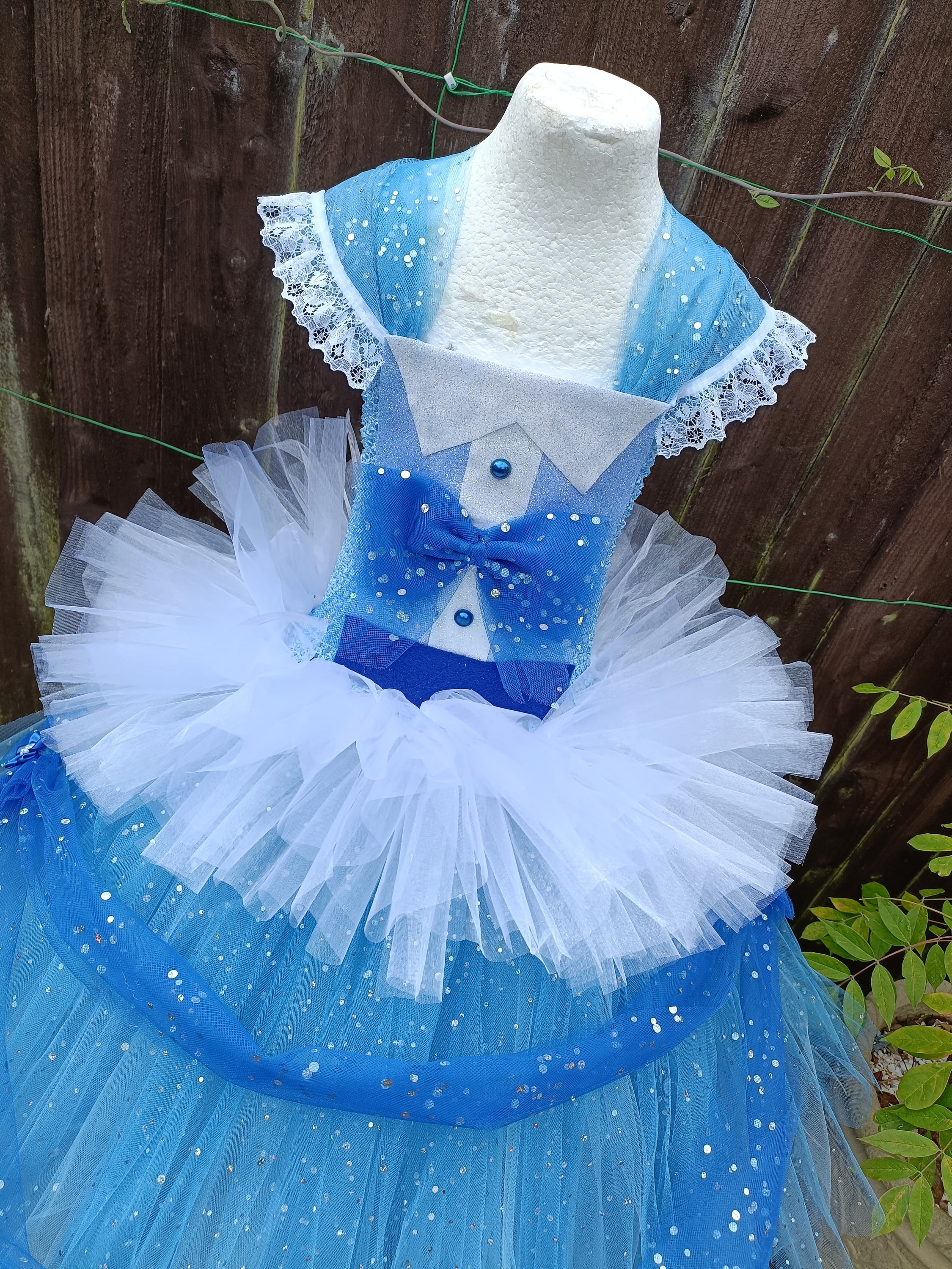 Piume blu, 20 pezzi-12-18 Royal Blue Mini struzzo spads pulcino corpo piume  Halloween costume centrotavola: 3685 -  Italia