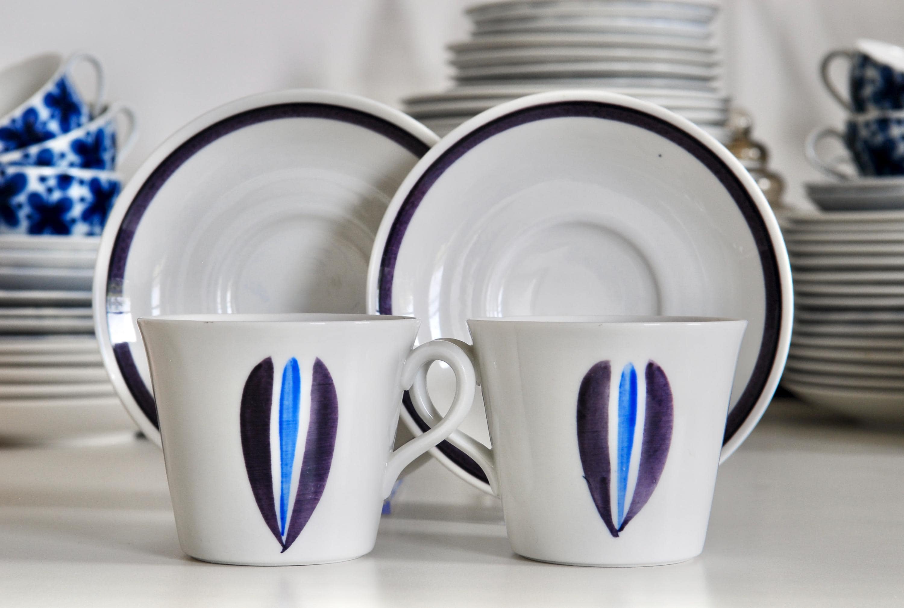 Gefle Upsala-ekeby Swing Teacup & Saucer Sets — Sven-erik