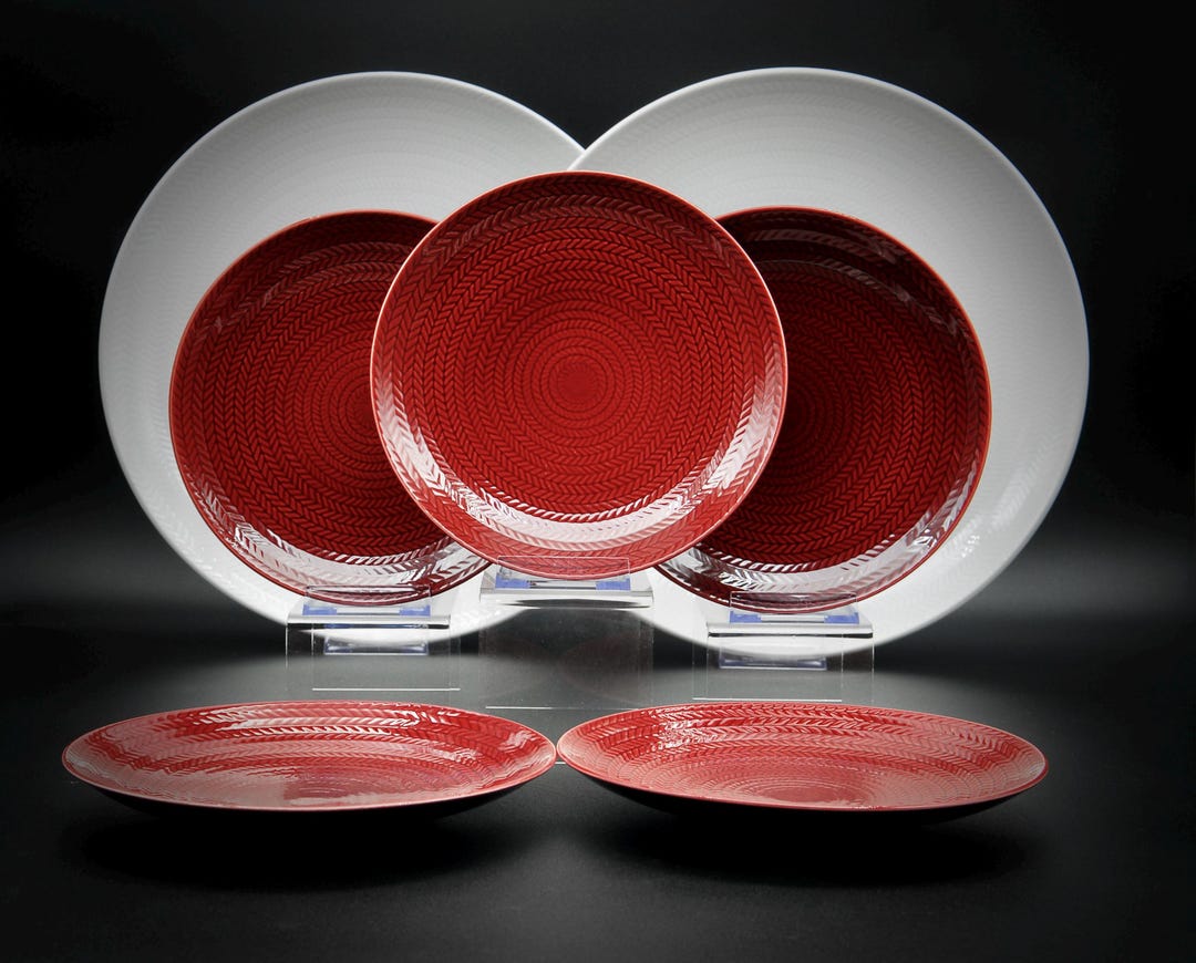 Rörstrand Röd Eld Side Plates, 19 Cm — Hertha Bengtson — Red Variant of ...