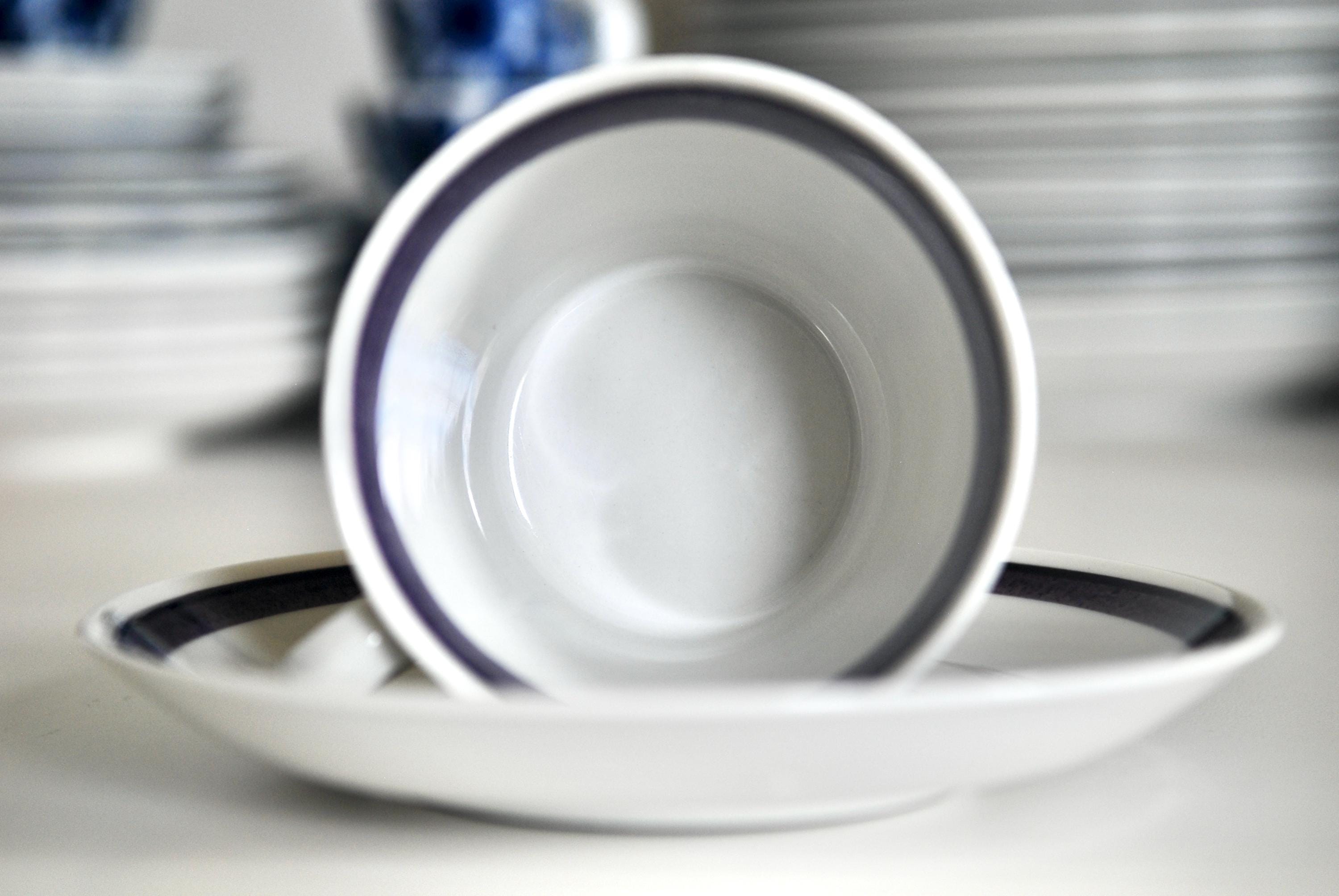Gefle Upsala-ekeby Swing Teacup & Saucer Sets — Sven-erik Gefle Upsala-ekeby Swing Teacup & Saucer Sets — Sven-erik