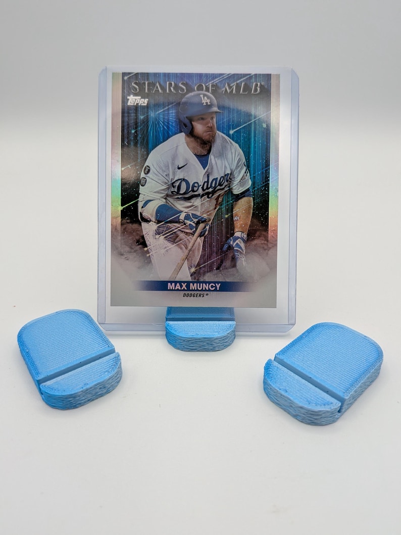 Minimalist Trading and Sport Card Display Stand 画像 2