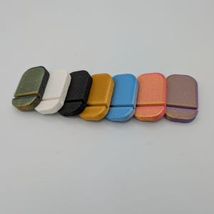 Minimalist Trading and Sport Card Display Stand 画像 5