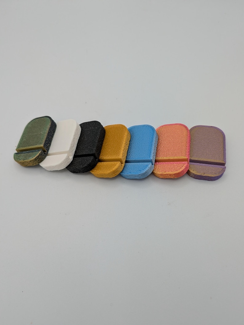 Minimalist Trading and Sport Card Display Stand 画像 5