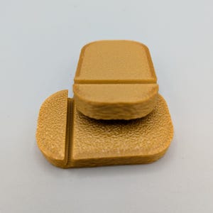 Minimalist Trading and Sport Card Display Stand ゴールド
