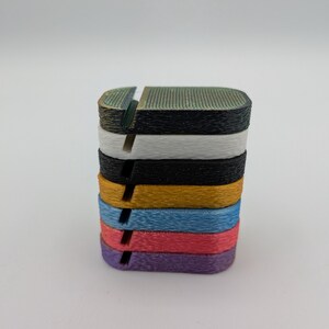 Minimalist Trading and Sport Card Display Stand 画像 4