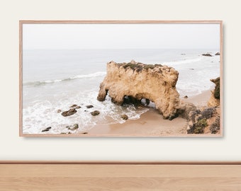 Playa nublada Samsung Frame TV Art / El Matador
