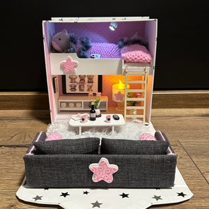 Dollhouse in a box with handmade furniture, house with mice zdjęcie 1