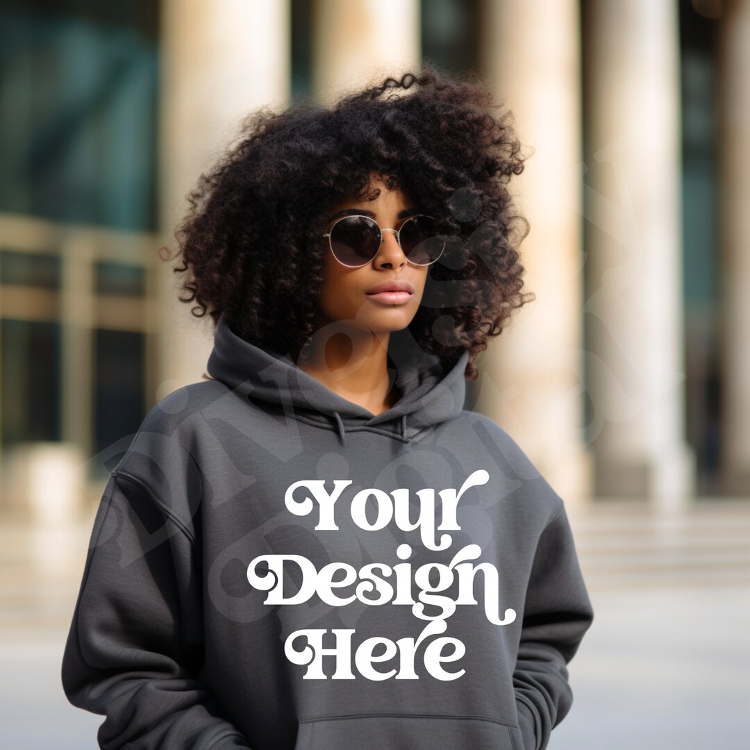 KNOSIS 蛇デザイン フーディ Mサイズ GILDAN Charcoal Gildan 18500 Hoodie Mockup, Black Girl Model Hoodie