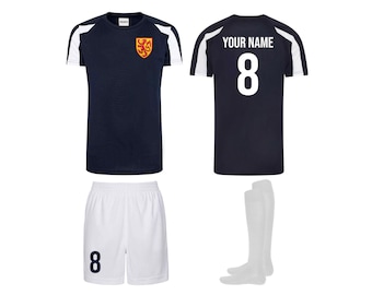 Kits de fútbol personalizados estilo Escocia: camiseta, pantalones cortos y calcetines para niños y niñas. El mejor regalo de cumpleaños para niños. Ropa de juego para niños.