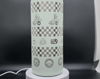 Owala Gravur | Gravierter 32 Unzen Becher | FreeSip Auslauf Becher | Mario Kart | Mario Kart und Rennfahrer