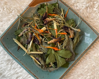 Organic Dried Forage Mix for Rabbits: Herbal Bunny Treat