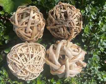 Palline da masticare per conigli – Vimini e iuta naturali, arricchimento per conigli (confezione da 4)