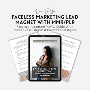 Może przedstawiać: Cyfrowy przewodnik marketingowy zatytułowany "Faceless Digital Marketing: Faceless Instagram Profits For Beginners" z tekstem "Done For You: Use as a Lead Magnet" na okładce. Przewodnik jest wyświetlany na tablecie trzymanym przez osobę.