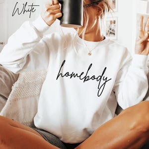 Homebody Sweatshirt, Homebody Shirt, gemütliches Sweatshirt, Grafik Sweatshirt, Slouchy Sweatshirt, süßes Sweatshirt, trendiges Sweatshirt