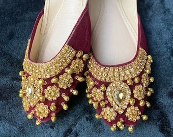 Royal Purple & Gold Jubilee Khussa Jutti Indian Pakistani Womens Pumps Slip on Footwear Wedding Maroon