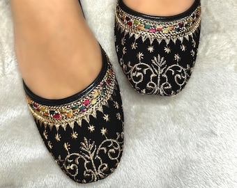 Handmade Womens Black & Gold With Multicolour Thread Jutti Khussa | Indian Pakistani Jutti | Wedding Shoes | Gift For Her | Jutti For Women