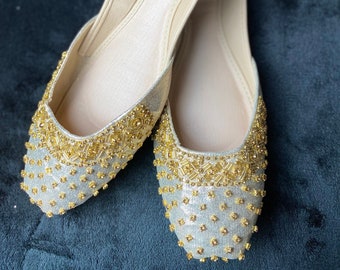 Diamond Studded Gold Khussa Jutti Indian Pakistani Punjabi Jutti Slip on Pumps Wedding Womens Shoes Traditional Footwear