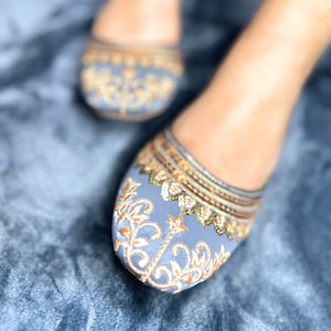 Handmade Ladies Grey Gold Floral Sequin Khussa Jutti | Indian Pakistani Wedding Shoes | Luxury Padded Insole | Non Slip Sole | Punjabi Jutti