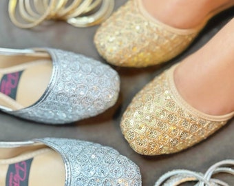 Khussa Jutti con patrón de lentejuelas para mujer, color plateado y dorado, para damas, punjabi, zapatos tradicionales indios y pakistaníes, regalo para ella
