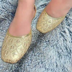 Ladies Gold Cross Stich Khussa Jutti | Punjabi Jutti | Indian Pakistani Shoes | Gift For Her | Wedding Shoes For Women | Khusa Jutti |