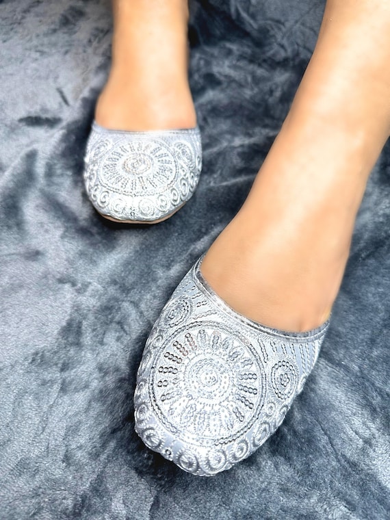 Handmade Ladies Silver Circle Sequin Khussa Jutti | Indian Jutti | Padded Insole | Non Slip Sole | Wedding Shoes | Gift For Her