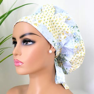 Moyenne, protégez les cheveux avec un bonnet exfoliant bouffant doublé de satin, option bouton/taille, infirmier/chirurgien/Dr. Casquette, chapeau de protection doublé de satin
